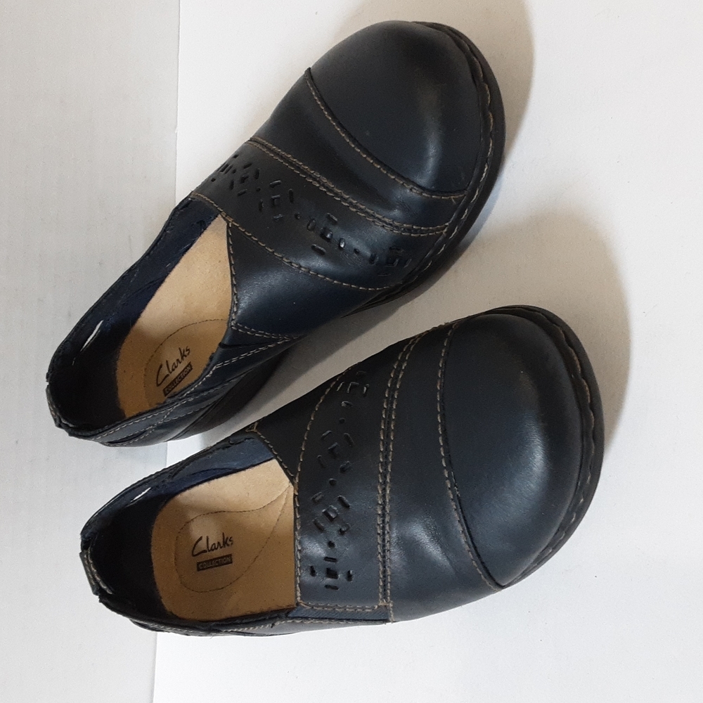 Clarks women Slip-on leather moccassin size 9W